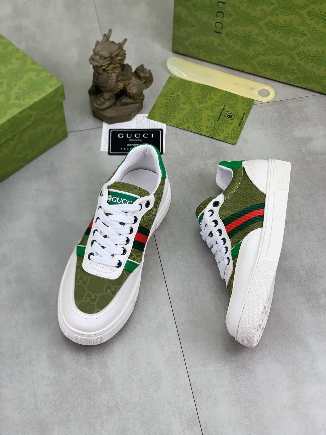 Men's men's shoes 💰P420💰【New style】(GUCCI) official website's latest 🎁🎁casual and fashionable men's shoes👟, hot style 💥 style is simple and elegant, exclusive for trendy men. Unique official website's latest brand double G element Elements 👑 Original Gucci decoration, fashionable and generous, original calfskin fabric ✅ Fully imported first-layer pigskin lining, official website designated wear-resistant, lightweight original rubber casual outsole, classic model taken in real life 🎬39-44 5️⃣ colors available